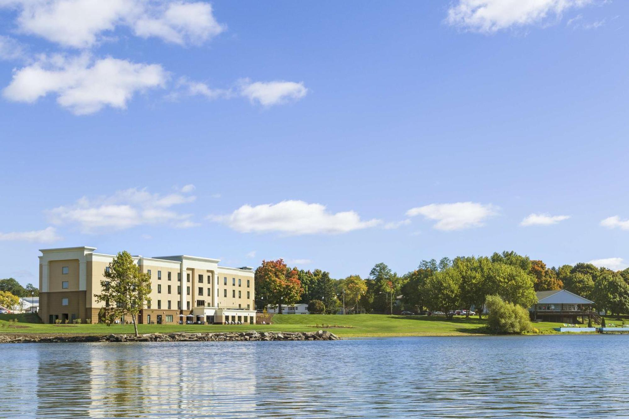 Hampton Inn Penn Yan, Ny Екстериор снимка